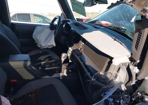 2022 Ford Bronco Big Bend z USA, uszkodzony, nr VIN 1FMDE5BH4NLB12868